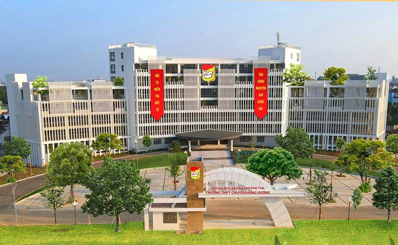 Ngôi trường hơn 450 tỷ của thủ khoa xinh nhất mùa thi tốt nghiệp THPT 2025: &quot;Đỉnh&quot; từ cơ sở vật chất đến chất lượng giáo dục - Ảnh 2.