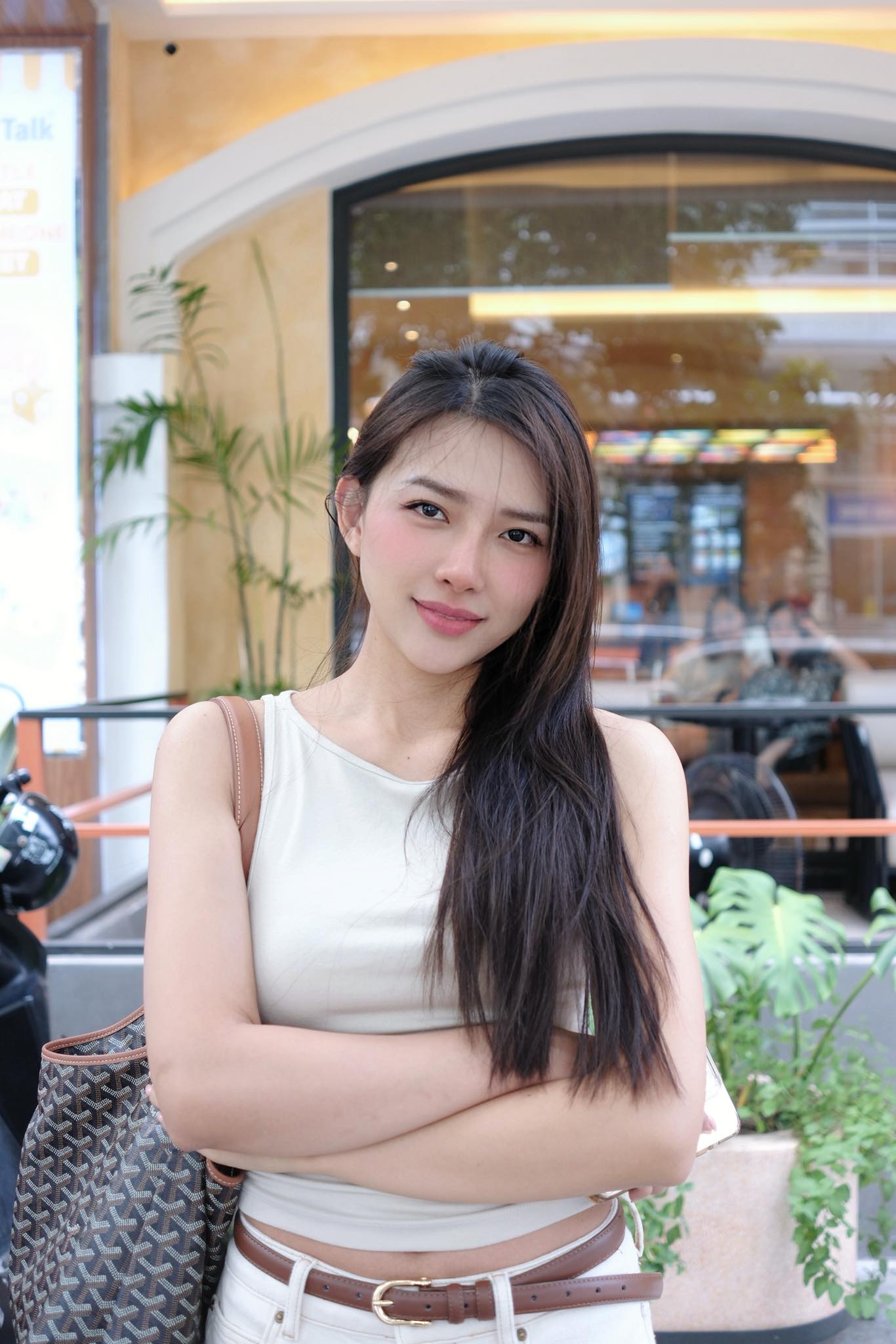 Vợ nhạc sĩ hot hàng đầu Vbiz: "Em đến với chồng vì tài năng, ở lại vì tiền, đồn phải đồn rõ ràng" - Ảnh 4. Vợ nhạc sĩ hot hàng đầu Vbiz: "Em đến với chồng vì tài năng, ở lại vì tiền, đồn phải đồn rõ ràng" - Ảnh 4.