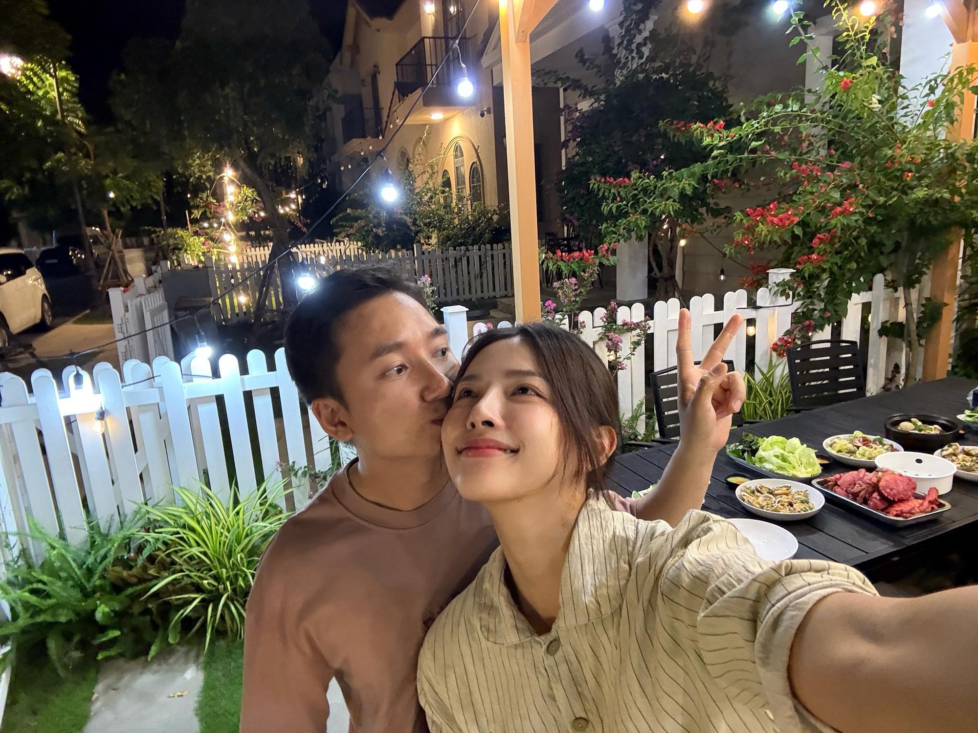 Vợ nhạc sĩ hot hàng đầu Vbiz: "Em đến với chồng vì tài năng, ở lại vì tiền, đồn phải đồn rõ ràng" - Ảnh 3. Vợ nhạc sĩ hot hàng đầu Vbiz: "Em đến với chồng vì tài năng, ở lại vì tiền, đồn phải đồn rõ ràng" - Ảnh 3.