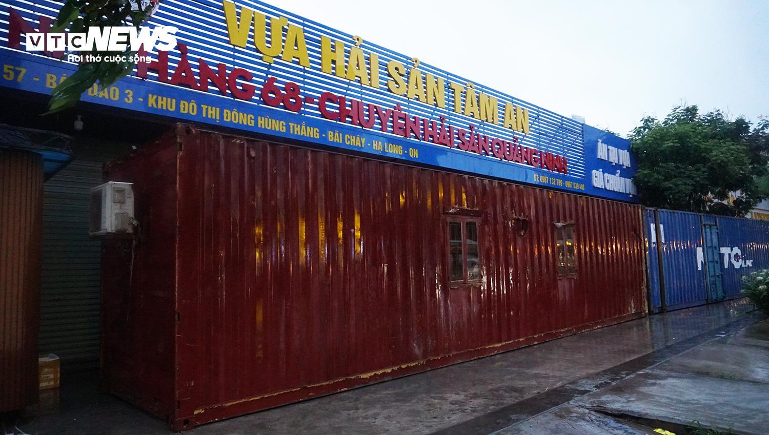 Người dân Quảng Ninh thuê dàn container, xe tải chặn trước cửa ứng phó bão Wipha - Ảnh 3. Người dân Quảng Ninh thuê dàn container, xe tải chặn trước cửa ứng phó bão Wipha - Ảnh 3.