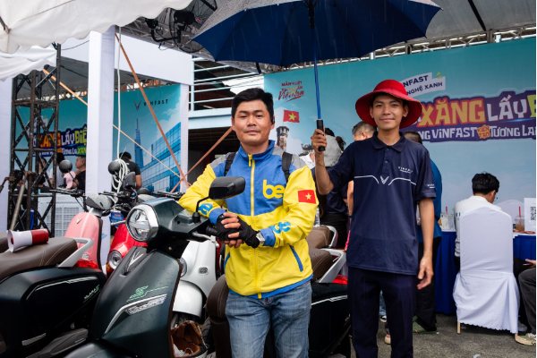 Giới tài xế công nghệ chủ động đổi xe điện tại sự kiện Đổi xăng lấy điện ở TP.HCM - Ảnh 3.