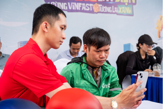Giới tài xế công nghệ chủ động đổi xe điện tại sự kiện Đổi xăng lấy điện ở TP.HCM - Ảnh 5.