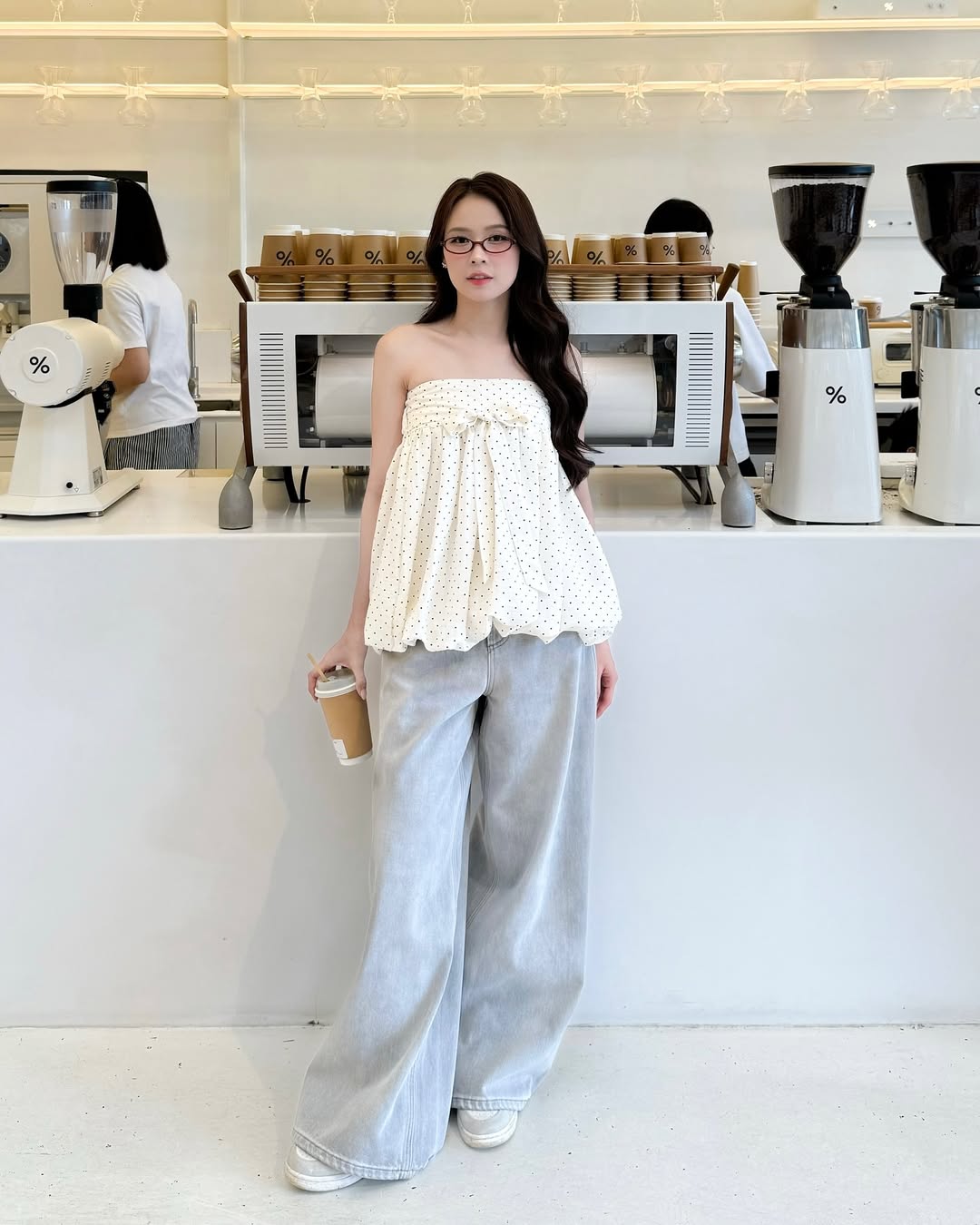 &quot;Mẹ 2 con&quot; Sam chăm lên đồ trẻ trung, toàn đồ bình dân rất dễ học theo - Ảnh 4.