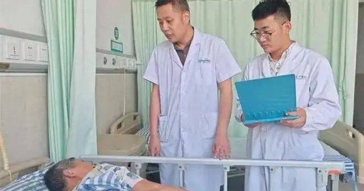 Ngồi lên tảng đá giữa trời nóng 38 độ C, bà lão bị bỏng nặng, phải ghép da - Ảnh 1. Ngồi lên tảng đá giữa trời nóng 38 độ C, bà lão bị bỏng nặng, phải ghép da - Ảnh 1.
