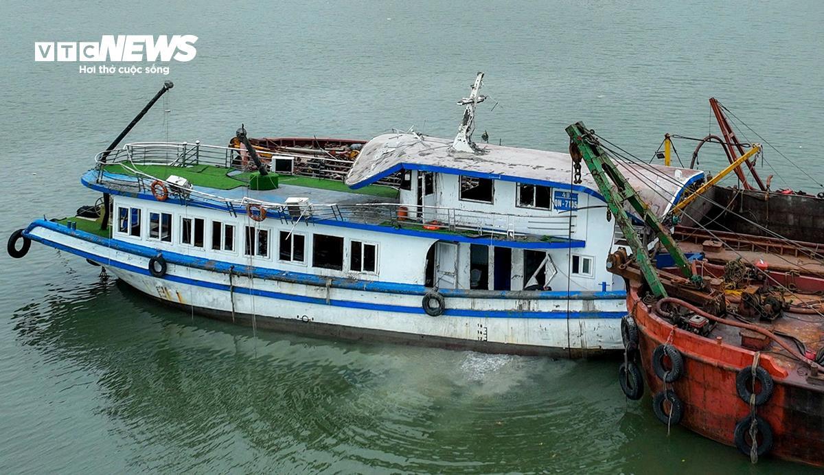 Hình ảnh bên trong tàu du lịch Vịnh Xanh sau tai nạn 36 người chết - Ảnh 2.