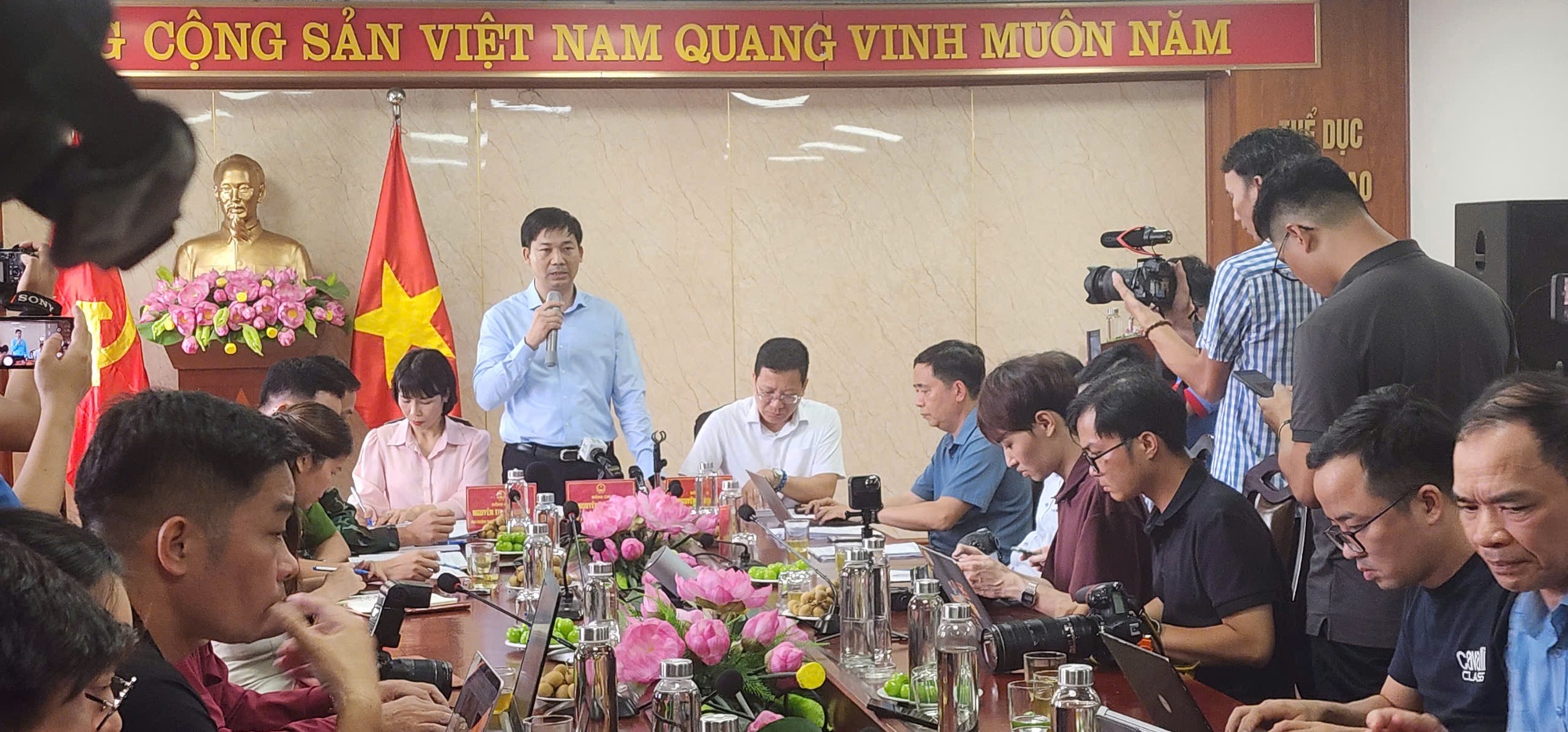 Vụ lật tàu 35 người tử vong, 4 người mất tích: Công an nói gì về khả năng khởi tố vụ án?- Ảnh 3. Vụ lật tàu 35 người tử vong, 4 người mất tích: Công an nói gì về khả năng khởi tố vụ án?- Ảnh 3.
