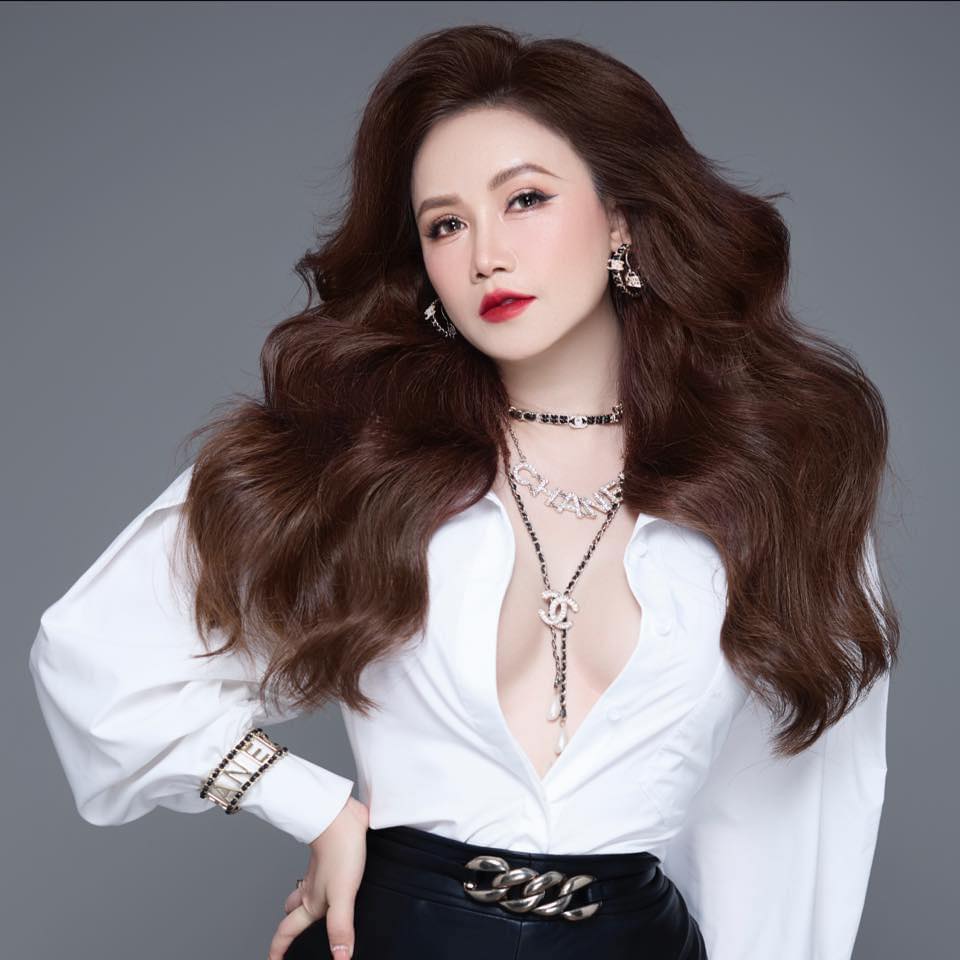 Nữ diễn viên Vbiz nói gì khi bị mỉa mai “4 đời chồng rồi còn đòi phát sáng sau ly hôn” - Ảnh 1. Nữ diễn viên Vbiz nói gì khi bị mỉa mai “4 đời chồng rồi còn đòi phát sáng sau ly hôn” - Ảnh 1.