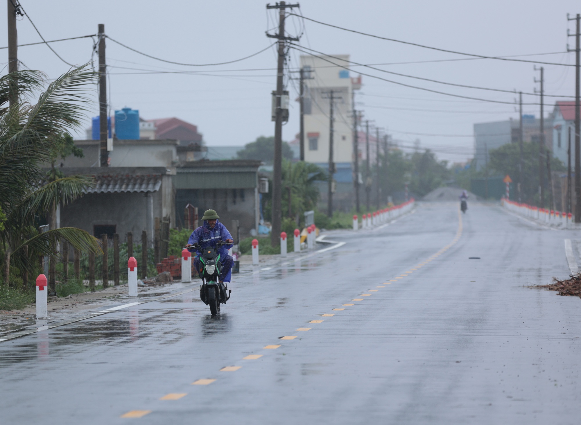 Trực tiếp: Bão số 3 Wipha giật cấp 10 đang ở đất liền Ninh Bình - Thanh Hóa; cảnh báo lũ quét các khu vực- Ảnh 18. Trực tiếp: Bão số 3 Wipha giật cấp 10 đang ở đất liền Ninh Bình - Thanh Hóa; cảnh báo lũ quét các khu vực- Ảnh 18.