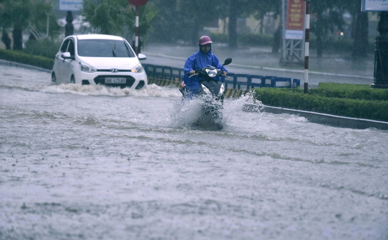 Trực tiếp: Bão số 3 Wipha giật cấp 10 đang ở đất liền Ninh Bình - Thanh Hóa; cảnh báo lũ quét các khu vực- Ảnh 12. Trực tiếp: Bão số 3 Wipha giật cấp 10 đang ở đất liền Ninh Bình - Thanh Hóa; cảnh báo lũ quét các khu vực- Ảnh 12.