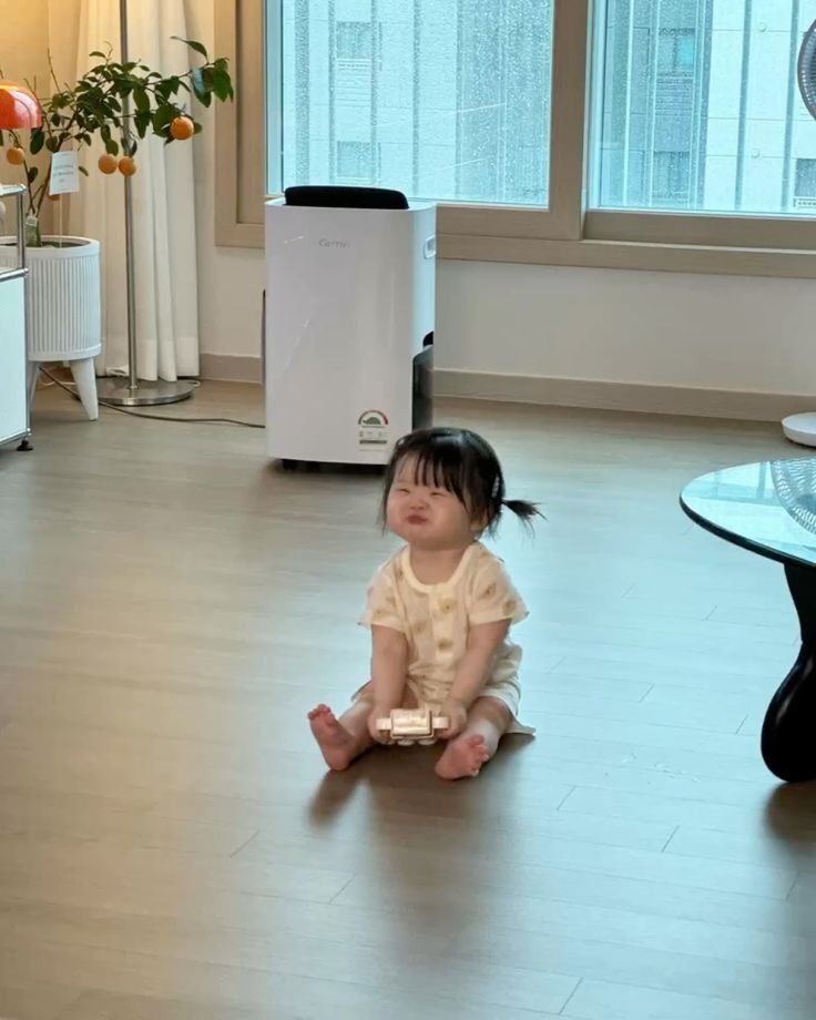 Con đòi hỏi bằng được nhưng cả thèm chóng chán: Phản ứng khác biệt của bố mẹ EQ thấp và bố mẹ EQ cao- Ảnh 1. Con đòi hỏi bằng được nhưng cả thèm chóng chán: Phản ứng khác biệt của bố mẹ EQ thấp và bố mẹ EQ cao- Ảnh 1.