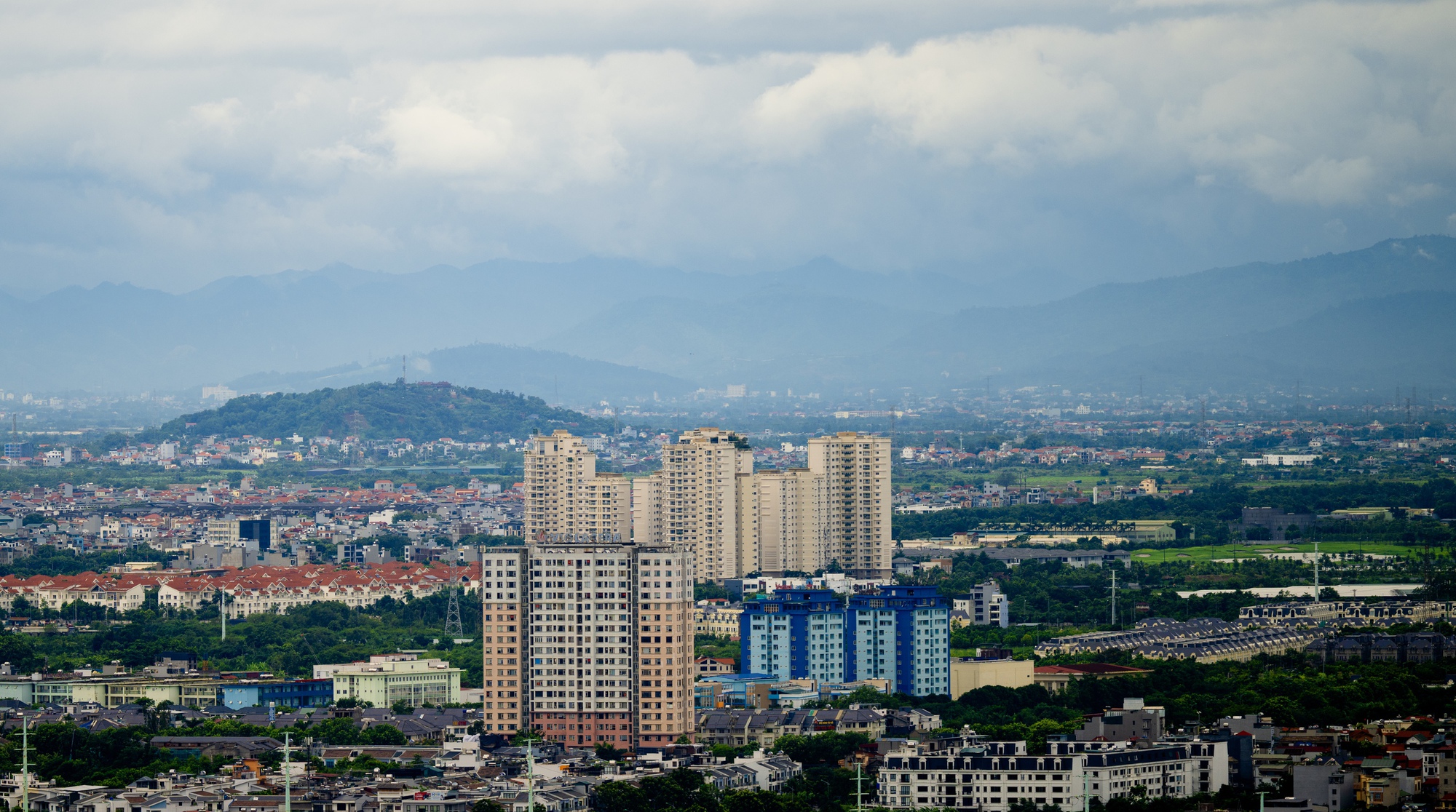 Trực tiếp: Bão số 3 đổ bộ đất liền Hưng Yên - Ninh Bình; CSGT Hà Nội khuyến cáo người dân hạn chế ra đường- Ảnh 6. Trực tiếp: Bão số 3 đổ bộ đất liền Hưng Yên - Ninh Bình; CSGT Hà Nội khuyến cáo người dân hạn chế ra đường- Ảnh 6.