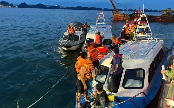 Lực lượng chức năng tiếp cận cứu hộ, cứu nạn. Lực lượng chức năng tiếp cận cứu hộ, cứu nạn.