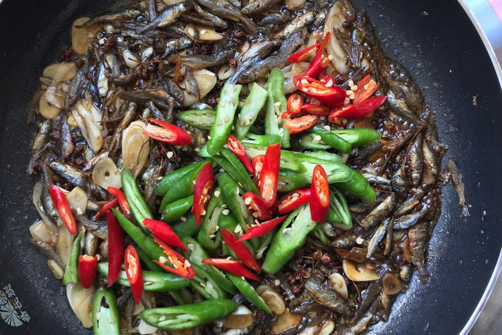 3 món mặn ngày mưa bão dễ làm, giá rẻ và cực kỳ đưa cơm - Ảnh 2. 3 món mặn ngày mưa bão dễ làm, giá rẻ và cực kỳ đưa cơm - Ảnh 2.