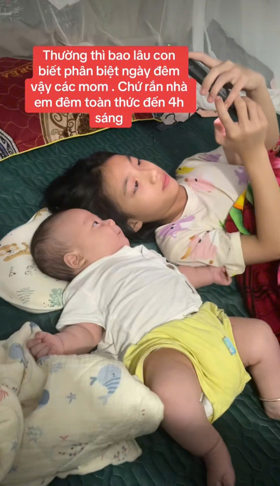 Khối nghỉ hè này lạ lắm: Nhìn cảnh vừa cưng vừa thương này sẽ hiểu vì sao các cụ nói Khối nghỉ hè này lạ lắm: Nhìn cảnh vừa cưng vừa thương này sẽ hiểu vì sao các cụ nói