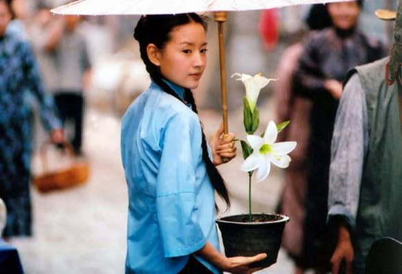 Hơn 20 năm trước, từng có một ngọc nữ không cần trang điểm và ăn diện cầu kỳ vẫn "vượt mặt" Lưu Diệc Phi- Ảnh 12. Hơn 20 năm trước, từng có một ngọc nữ không cần trang điểm và ăn diện cầu kỳ vẫn "vượt mặt" Lưu Diệc Phi- Ảnh 12.