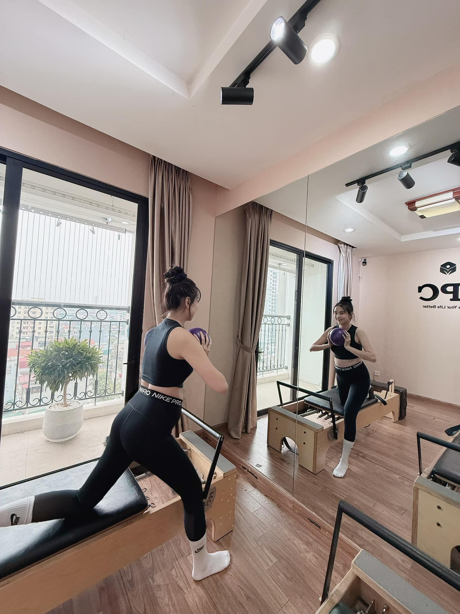 Đẹp và sang trong từng khung hình chơi thể thao, MC Mai Ngọc có bí quyết giữ dáng cực đỉnh!- Ảnh 6. Đẹp và sang trong từng khung hình chơi thể thao, MC Mai Ngọc có bí quyết giữ dáng cực đỉnh!- Ảnh 6.