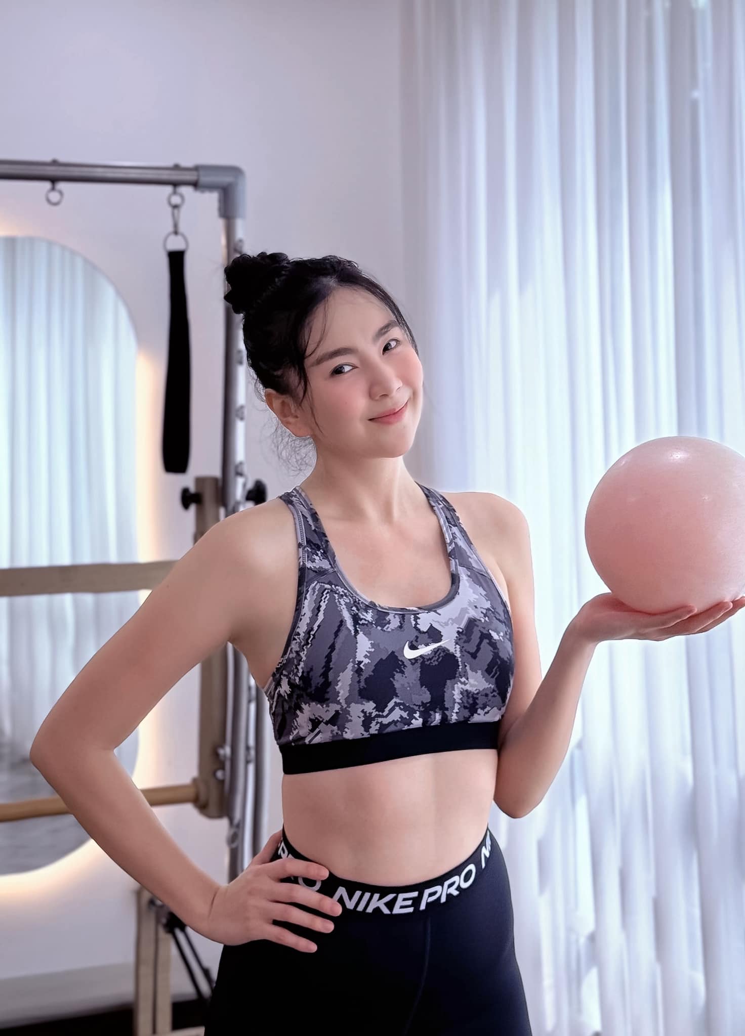 Đẹp và sang trong từng khung hình chơi thể thao, MC Mai Ngọc có bí quyết giữ dáng cực đỉnh!- Ảnh 11. Đẹp và sang trong từng khung hình chơi thể thao, MC Mai Ngọc có bí quyết giữ dáng cực đỉnh!- Ảnh 11.