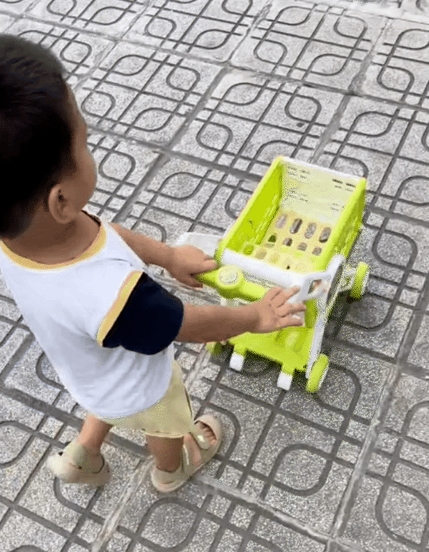 Xe đẩy mini cho bé - Ảnh 2. Xe đẩy mini cho bé - Ảnh 2.
