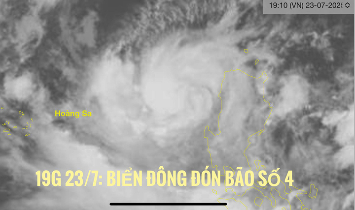 Biển Đông đón bão số 4 Comay - Ảnh 1.