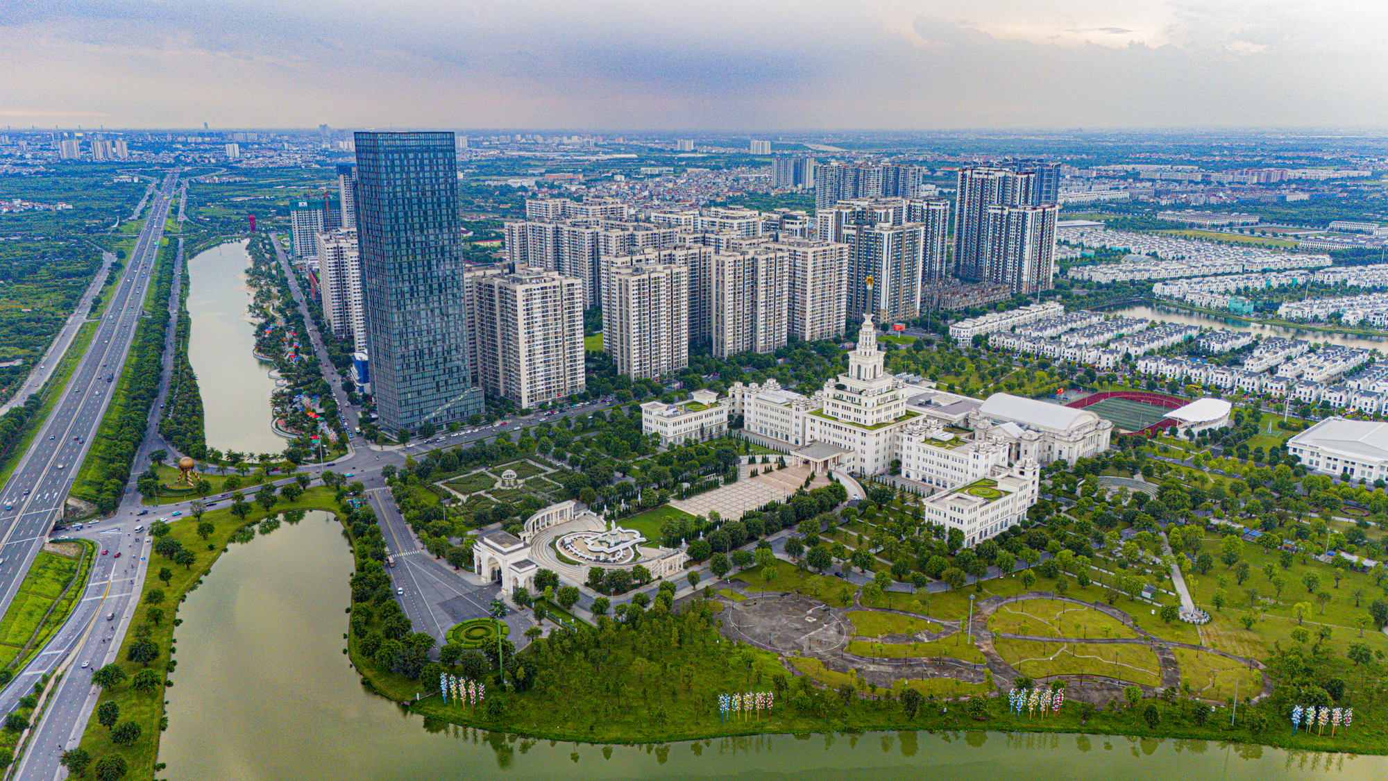 MIK Group, Mitsubishi, Masterise bắt tay với doanh nghiệp của tỷ phú Phạm Nhật Vượng, tạo nên làn “sóng” nguồn cung tại vùng ven Thủ đô- Ảnh 2. MIK Group, Mitsubishi, Masterise bắt tay với doanh nghiệp của tỷ phú Phạm Nhật Vượng, tạo nên làn “sóng” nguồn cung tại vùng ven Thủ đô- Ảnh 2.
