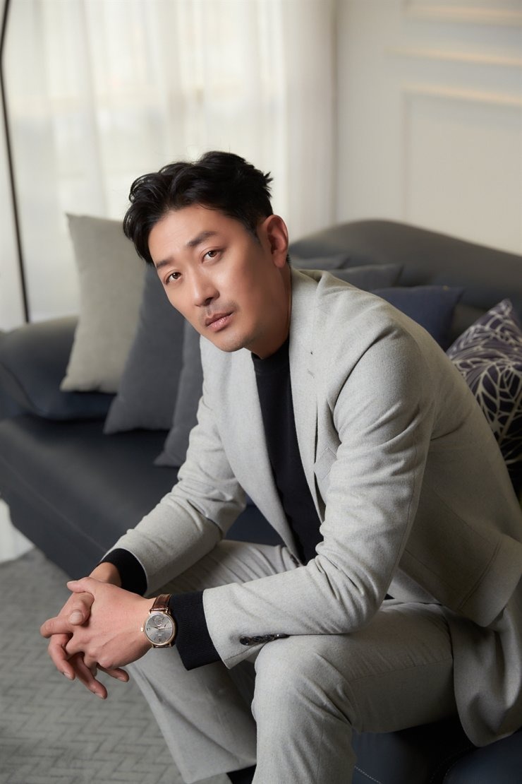 ha-jung-woo-la-ai-ong-hoang-phon-1753258083185371700472-1753281714386-17532817199651489196077.jpg