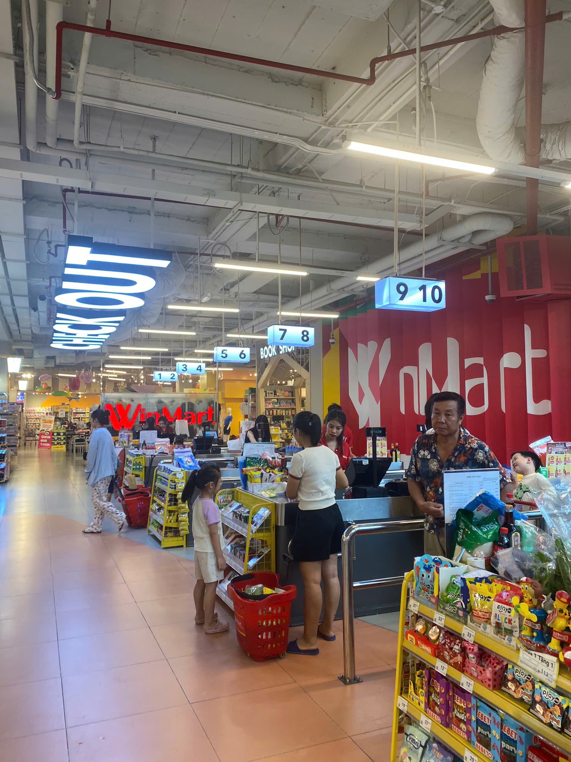 WinMart chủ động đảm bảo nguồn hàng, bình ổn giá trong bão số 3- Ảnh 3. WinMart chủ động đảm bảo nguồn hàng, bình ổn giá trong bão số 3- Ảnh 3.