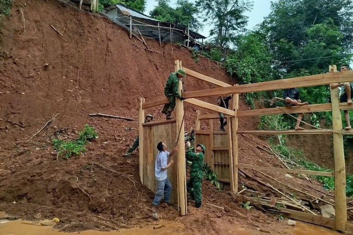 Miền núi Nghệ An tan hoang sau lũ - Ảnh 15. Miền núi Nghệ An tan hoang sau lũ - Ảnh 15.
