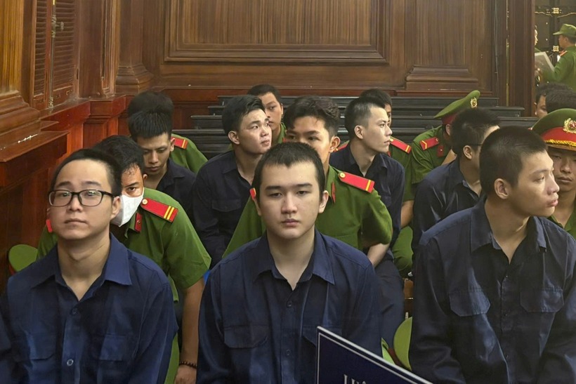 Chân dung Nguyễn Thị Thanh Tuyền, đối tượng cầm đầu đường dây buôn &quot;hàng trắng&quot;: Lĩnh án 20 năm vì &quot;đồng bọn&quot; báo công an bị cướp... ma túy - Ảnh 1.