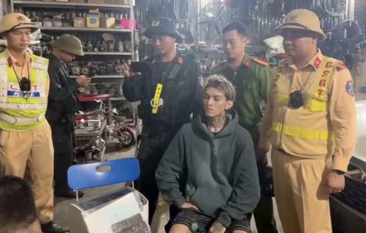 Rapper Bình Gold thừa nhận dùng cần sa rồi lái xe Audi lạng lách trên cao tốc - Ảnh 1.