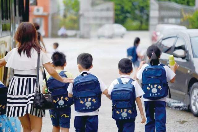 Con sắp vào lớp 1, tâm sự của mẹ Hà Nội khiến triệu phụ huynh đồng cảm: &quot;Háo hức là của con, lo lắng là của mẹ&quot; - Ảnh 2.