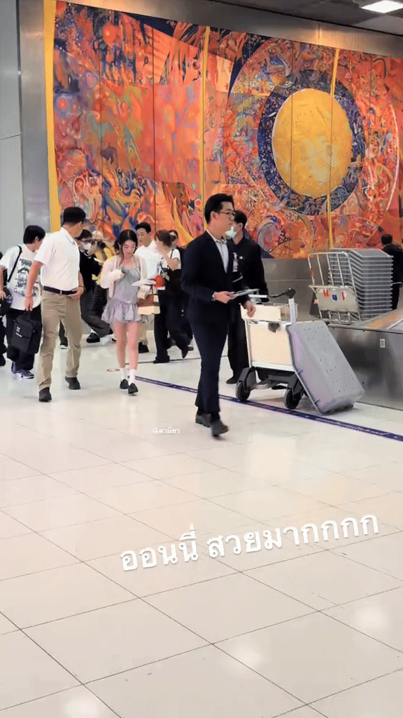 Mỹ nhân có nhan sắc nữ thần nhưng cứ bước đi là bị soi- Ảnh 1. Mỹ nhân có nhan sắc nữ thần nhưng cứ bước đi là bị soi- Ảnh 1.