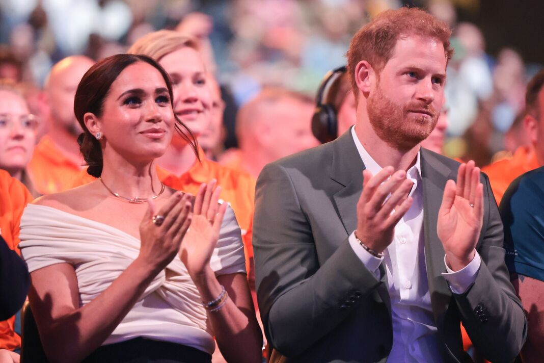 "Nostradamus sống" tiên tri tương lai lạnh lẽo của Vương tử Harry và Meghan Markle- Ảnh 1. "Nostradamus sống" tiên tri tương lai lạnh lẽo của Vương tử Harry và Meghan Markle- Ảnh 1.