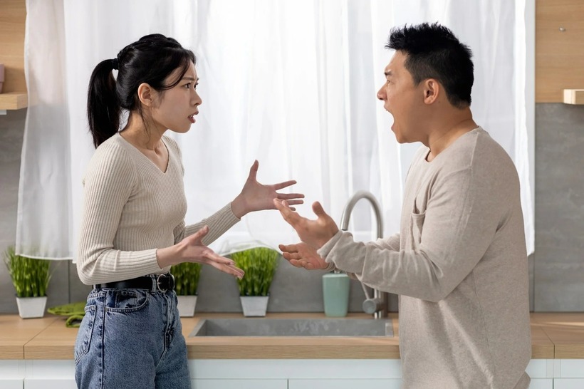 phat-hien-bi-mat-ve-can-nha-ban-trai-dang-o-co-gai-quyet-dinh-huy-hon-1-16324709-1753322500359-175332250125197033752.jpg