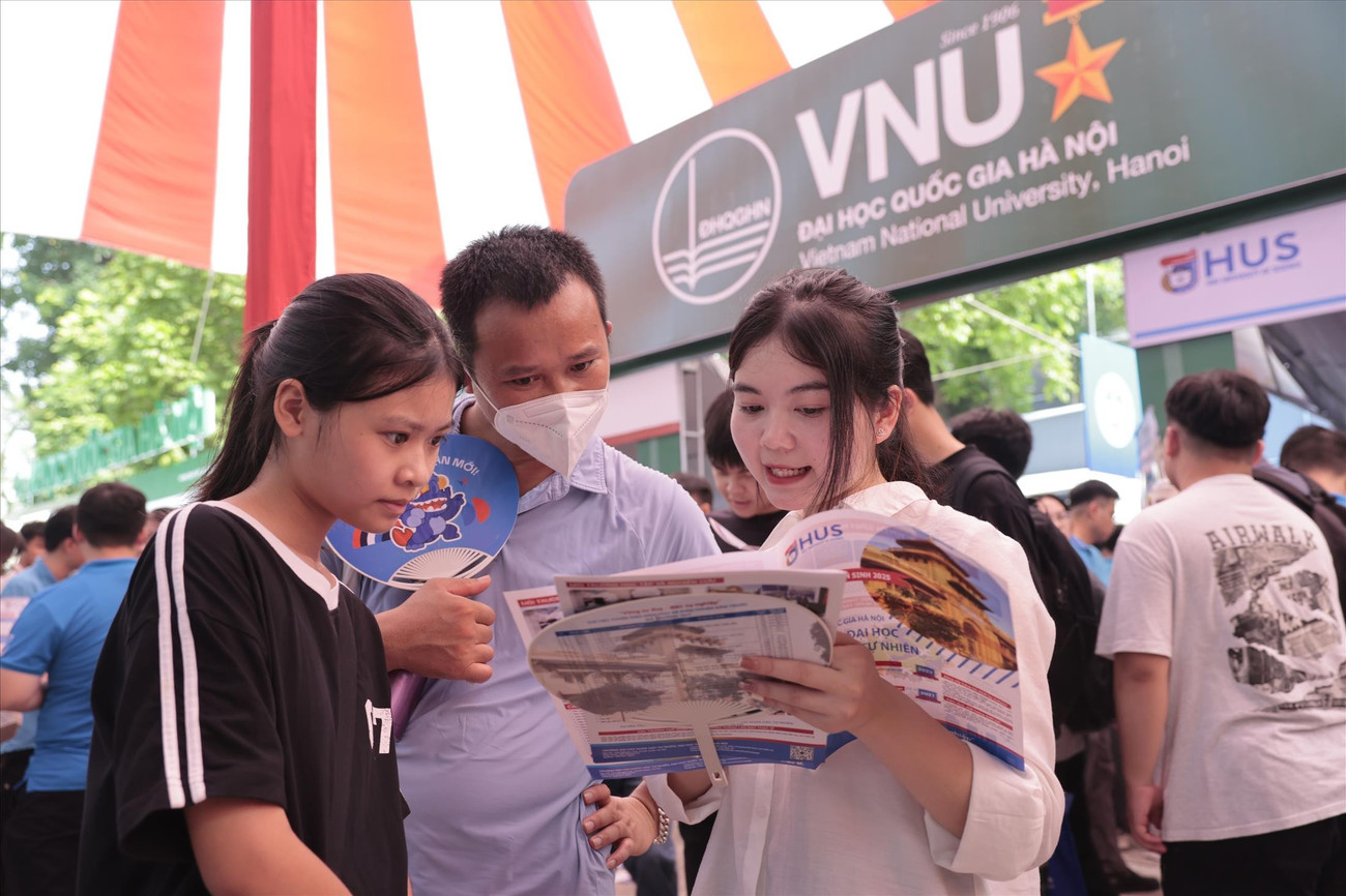 Loạn quy đổi điểm, thí sinh cảm thấy thiếu công bằng - Ảnh 1.