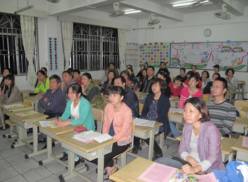 Giáo viên 25 năm phán: Không tâm linh nhưng nhìn bóng lưng cha mẹ có thể thấu tương lai của con- Ảnh 2.