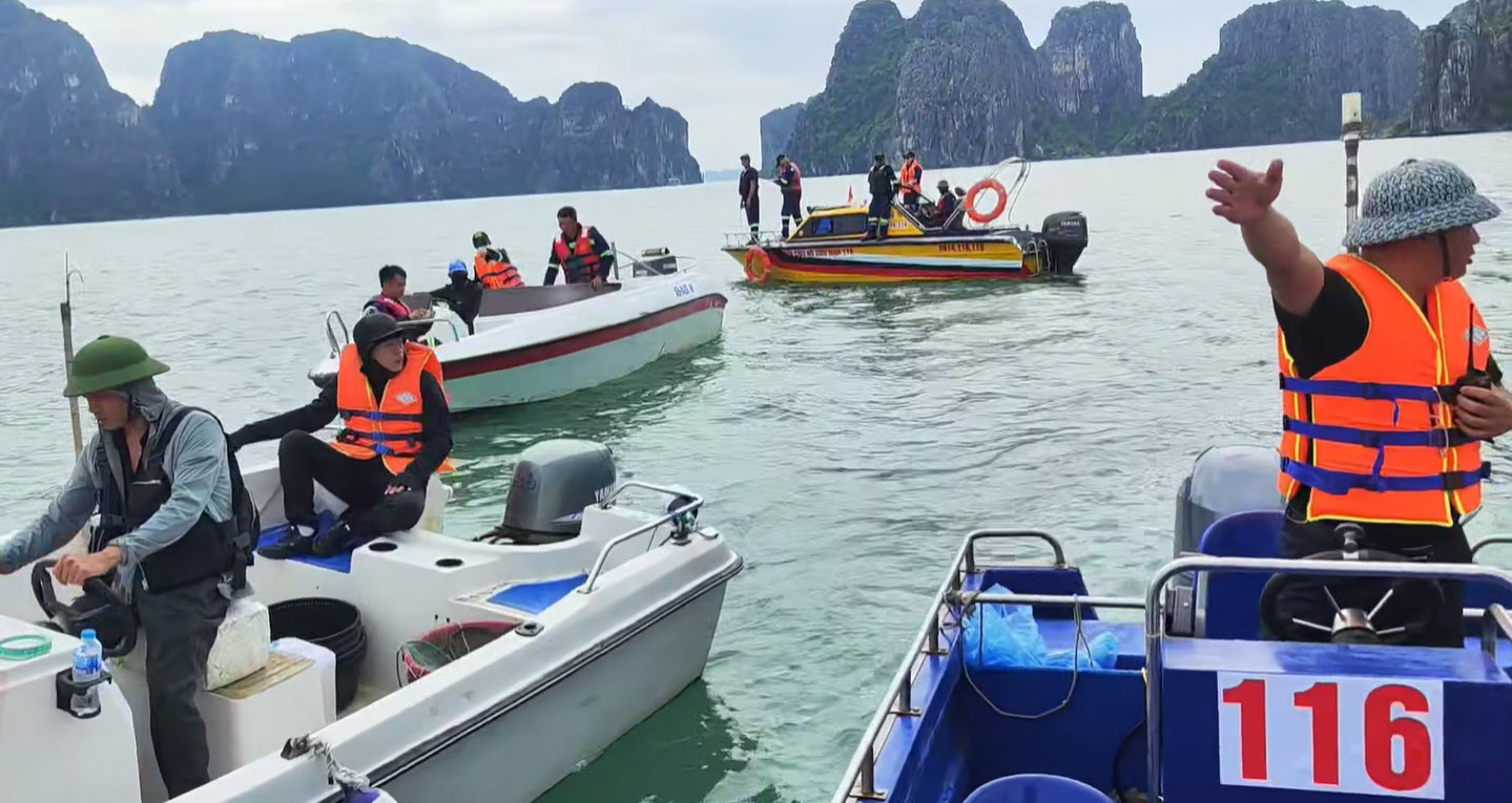 Tìm thấy thêm thi thể người phụ nữ nghi là nạn nhân vụ lật tàu ở vịnh Hạ Long, cách hiện trường 8km - Ảnh 2. Tìm thấy thêm thi thể người phụ nữ nghi là nạn nhân vụ lật tàu ở vịnh Hạ Long, cách hiện trường 8km - Ảnh 2.