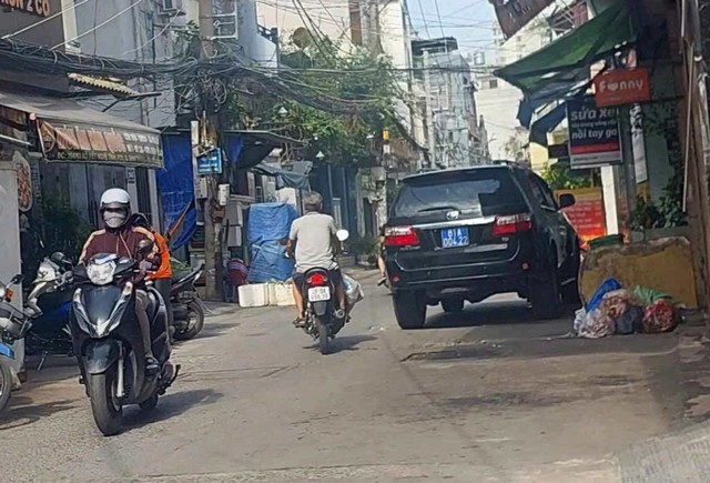 Hiện trường nơi phát hiện thi thể nữ giới giấu trong vali ở TP.HCM - Ảnh 1.