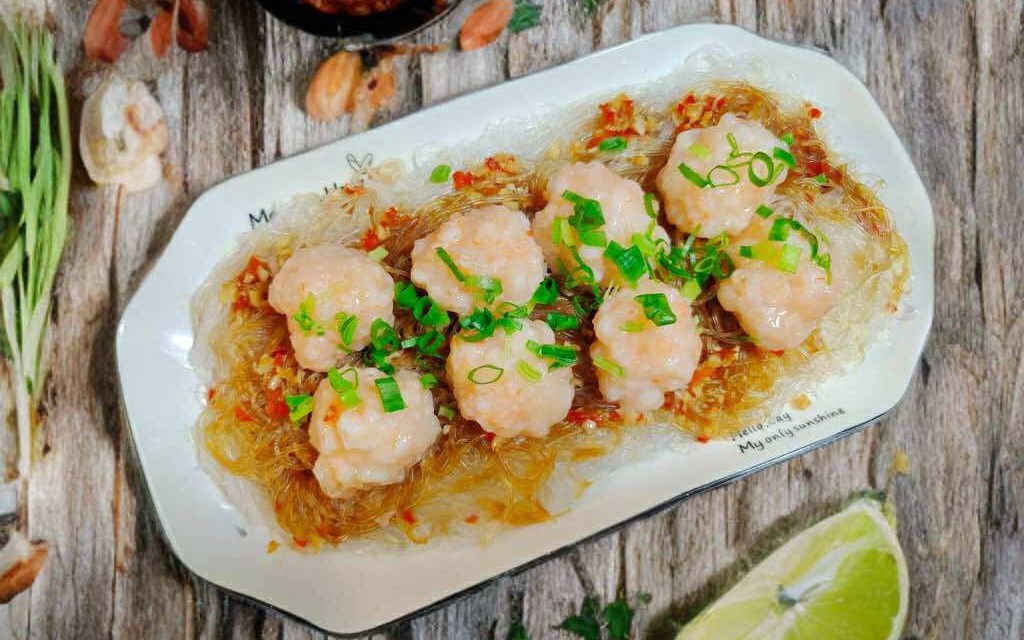 Mỗi lần mẹ tôi làm món hấp này là cả nhà &quot;trực chiến&quot; bát đũa, hào hứng ăn đến sạch đĩa