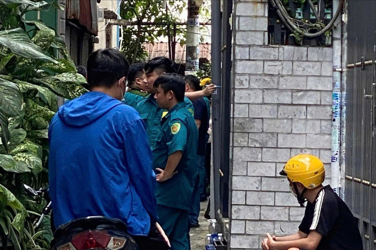 Điều tra vụ thi thể nữ giới trong vali nằm ở hẻm cụt - Ảnh 2.