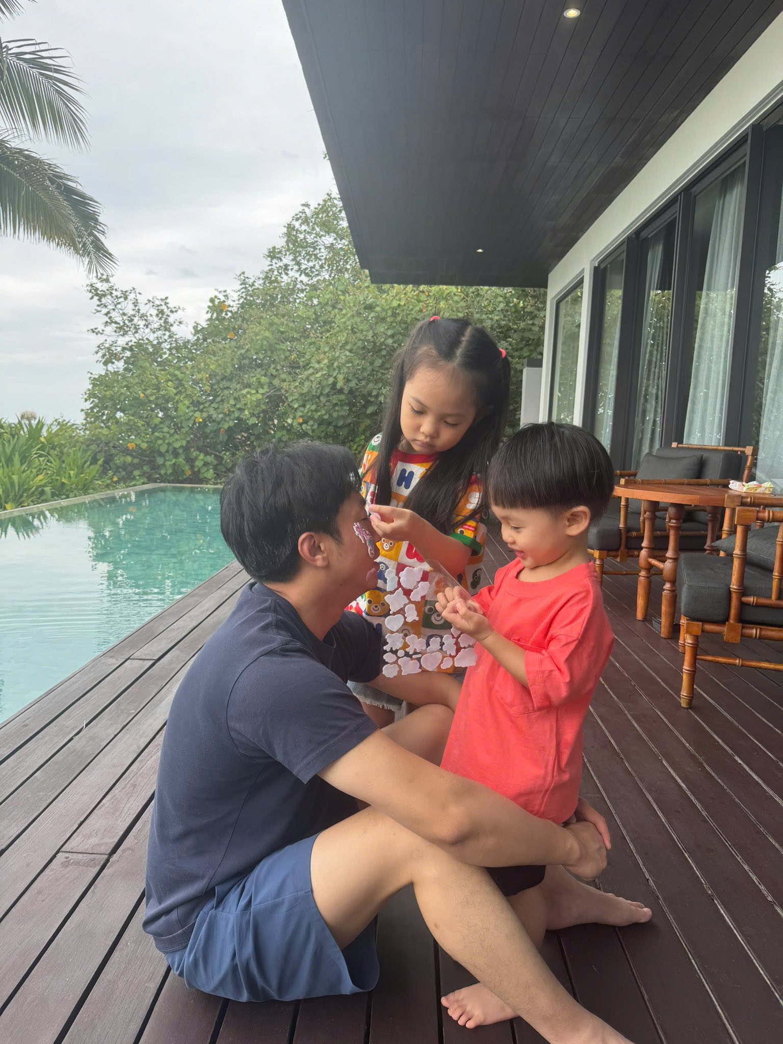 Đưa con đi nghỉ dưỡng, Cường Đô La tiết lộ chuyện dở khóc dở cười- Ảnh 1. Đưa con đi nghỉ dưỡng, Cường Đô La tiết lộ chuyện dở khóc dở cười- Ảnh 1.