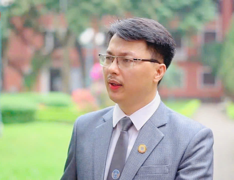 Mức án nào cho Bình Gold sau loạt hành vi ngông nghênh, coi thường pháp luật? - Ảnh 1. Mức án nào cho Bình Gold sau loạt hành vi ngông nghênh, coi thường pháp luật? - Ảnh 1.