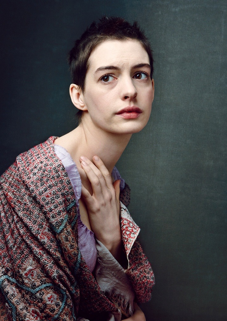 Anne Hathaway U45 "đẹp đến vô lý": Bi kịch bị ghét chỉ vì quá hoàn hảo - Ảnh 5. Anne Hathaway U45 "đẹp đến vô lý": Bi kịch bị ghét chỉ vì quá hoàn hảo - Ảnh 5.