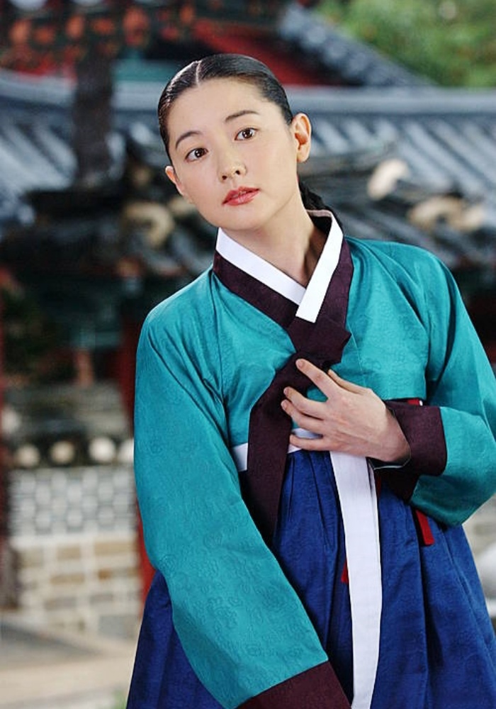 Ngoài phim Nàng Dae Jang Geum, Lee Young Ae còn xinh đẹp rung động lòng người với tạo hình hiện đại, đẳng cấp &quot;quốc bảo nhan sắc&quot; là đây- Ảnh 2.