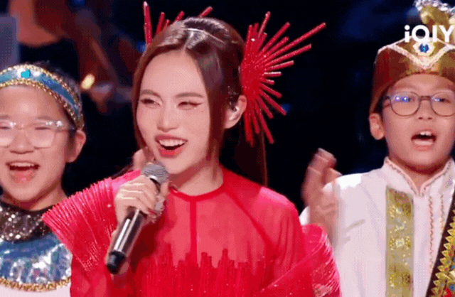 ezgif-83e32b577ae2a9-1753600072618-17536000735681669652203.gif