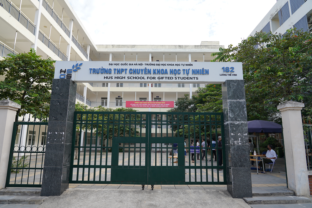 Ngôi trường được mệnh danh là "lò luyện Olympic" của Việt Nam: Huy chương quốc tế đếm không xuể, thành tích khó ai đuổi kịp! - Ảnh 1. Ngôi trường được mệnh danh là "lò luyện Olympic" của Việt Nam: Huy chương quốc tế đếm không xuể, thành tích khó ai đuổi kịp! - Ảnh 1.