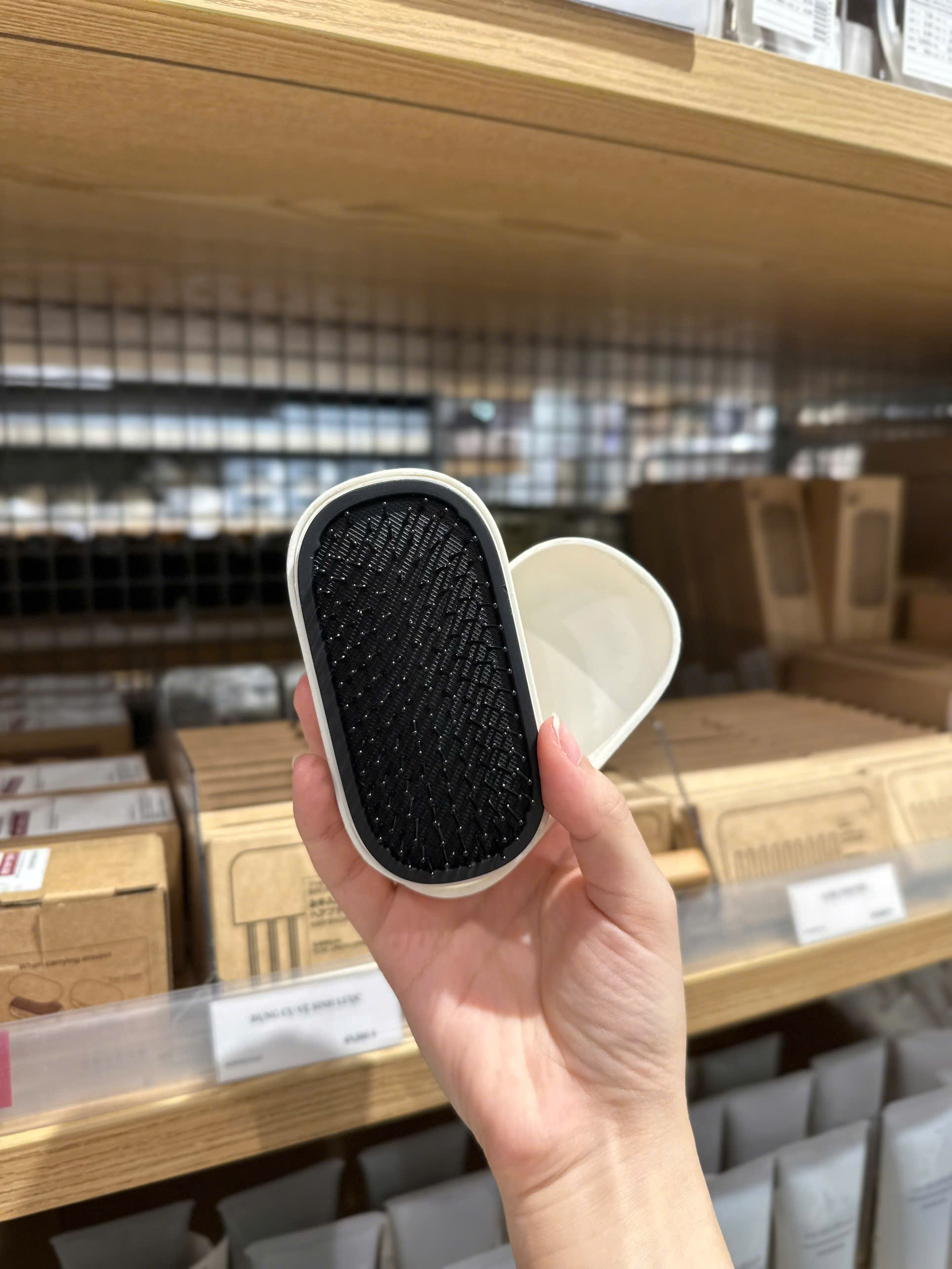 Vào store MUJI tôi phát hiện 6 món Vào store MUJI tôi phát hiện 6 món