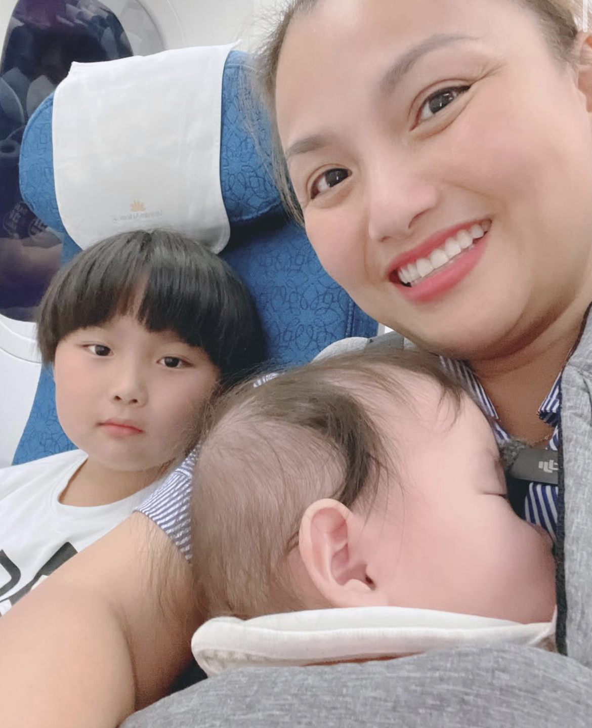 Giật mình với hình ảnh gần đây của bé Sa nhà Quỳnh Trần JP: Cậu cả lớn nhanh quá mà quả đầu nấm thì nhất quyết không đổi!- Ảnh 2. Giật mình với hình ảnh gần đây của bé Sa nhà Quỳnh Trần JP: Cậu cả lớn nhanh quá mà quả đầu nấm thì nhất quyết không đổi!- Ảnh 2.
