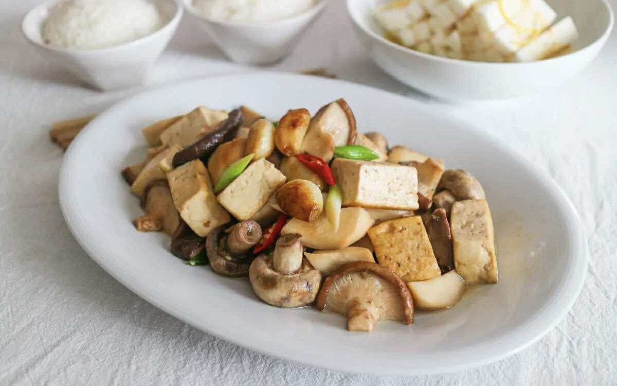 Đậu phụ cắt miếng nhỏ rồi nấu theo cách này còn ngon hơn cả thịt, cá lại rất hợp với bữa cơm mùa hè