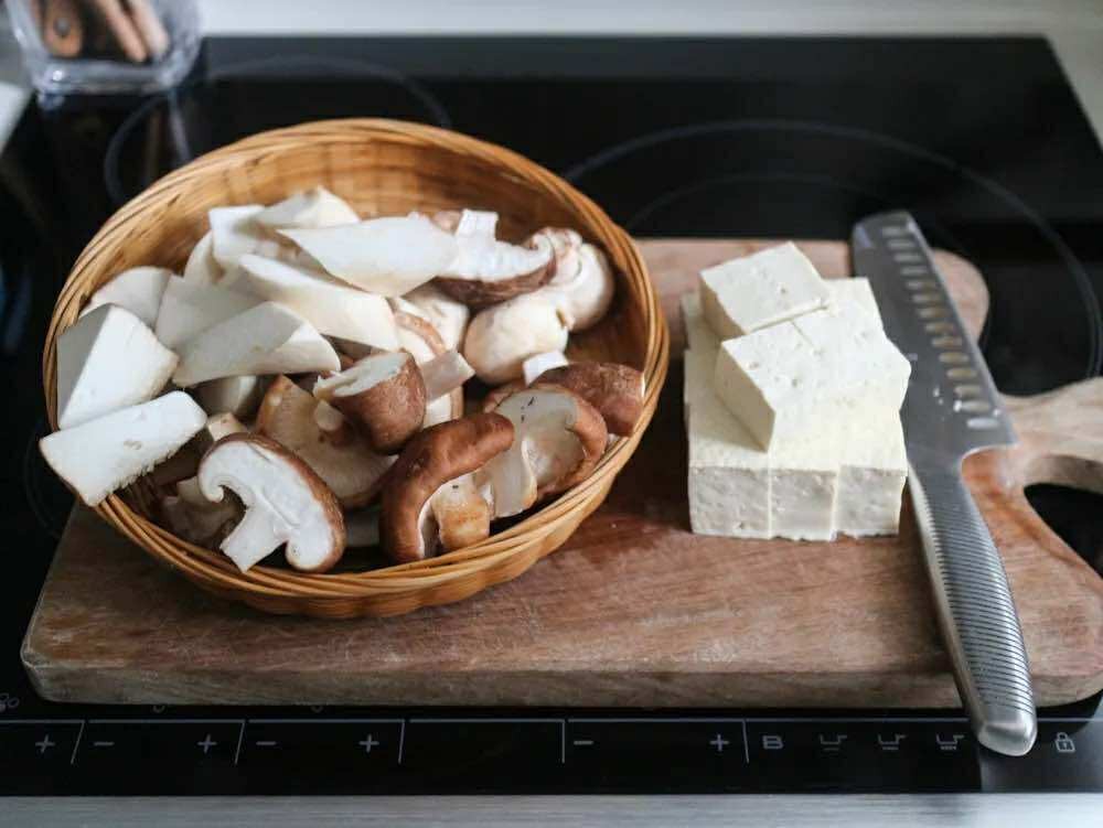 Đậu phụ cắt miếng nhỏ rồi nấu theo cách này còn ngon hơn cả thịt, cá lại rất hợp với bữa cơm mùa hè - Ảnh 3. Đậu phụ cắt miếng nhỏ rồi nấu theo cách này còn ngon hơn cả thịt, cá lại rất hợp với bữa cơm mùa hè - Ảnh 3.