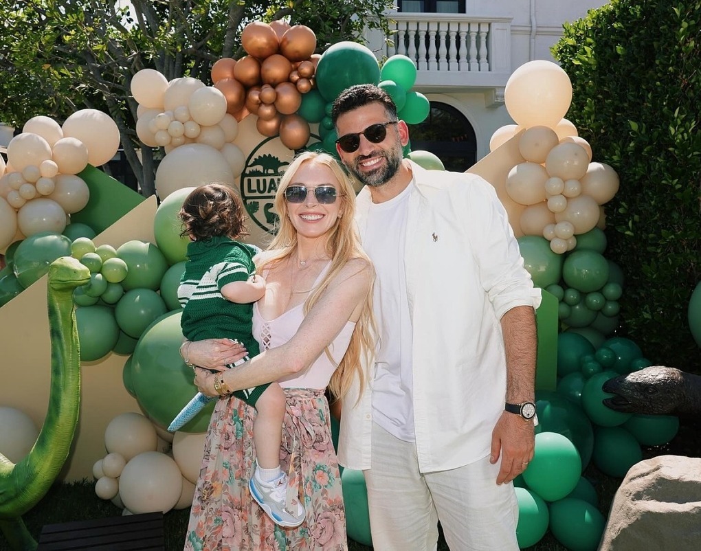 lindsay-lohan-mu-ng-sinh-nha-t-2-1-1753800380055-1753800380216318088248.jpg